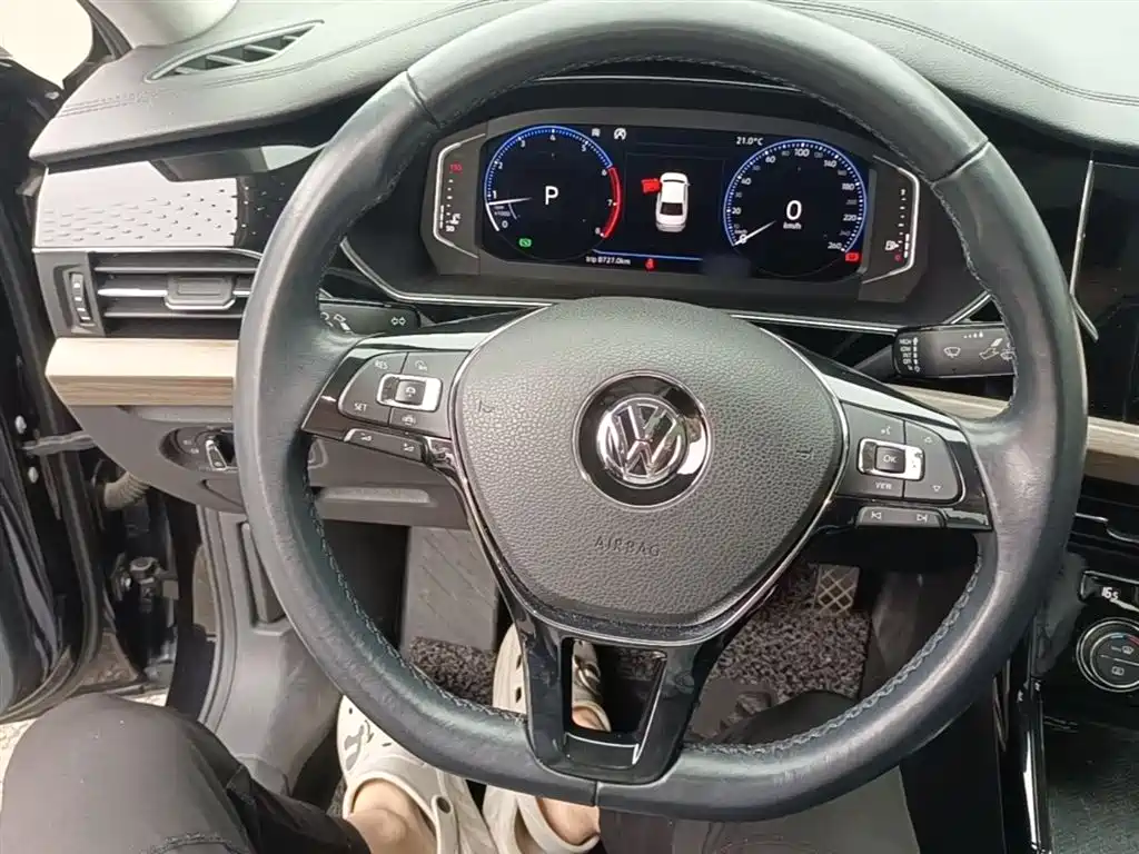 Volkswagen Passat 2019 330TSI Luxury Edition China VI фото 10