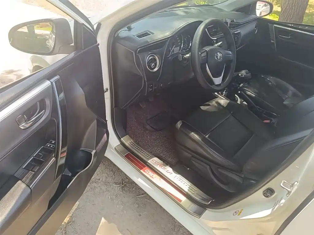 Toyota Corolla 2017 Facelift 1.2T Manual GL фото 16