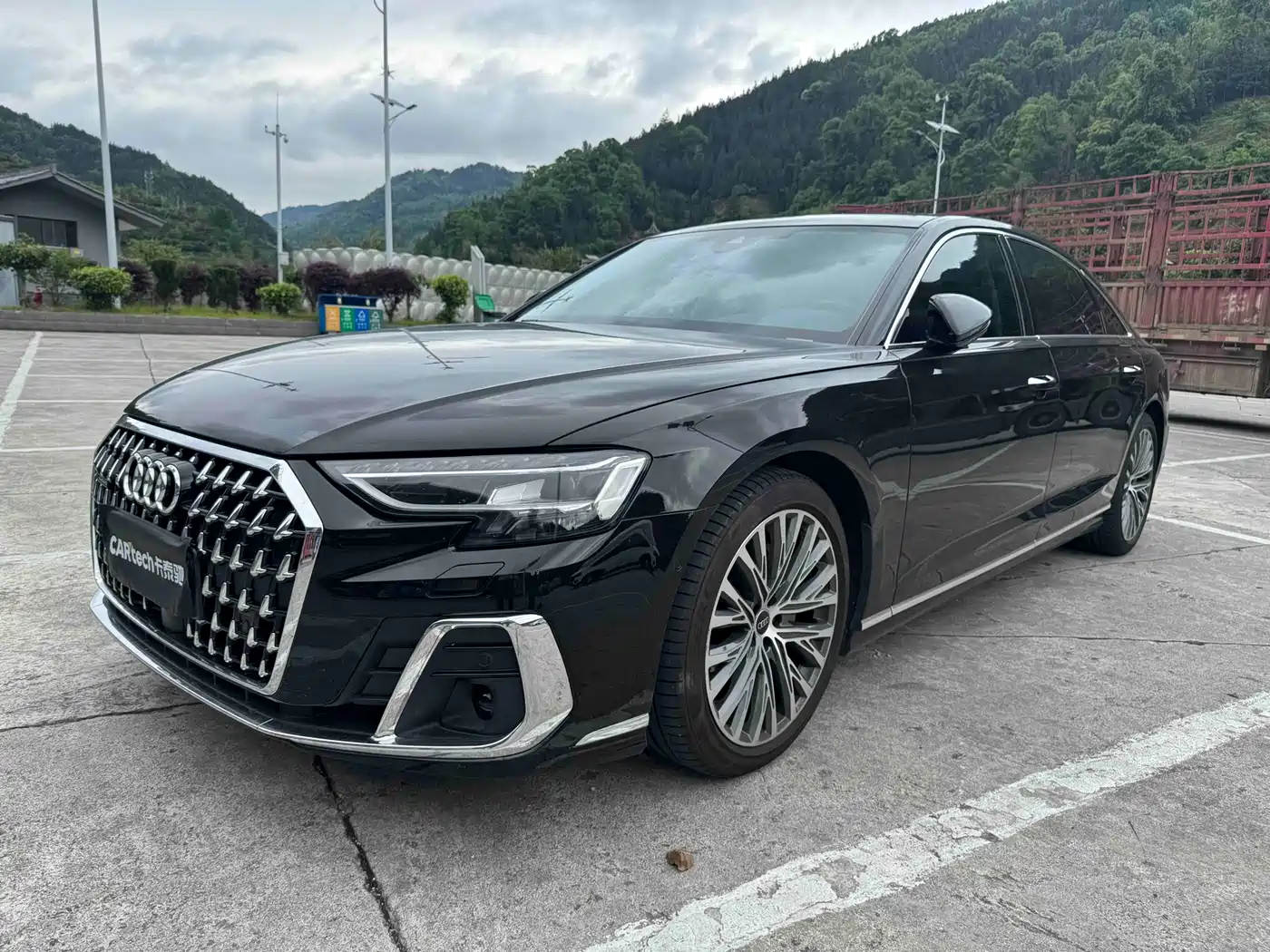 AUDI A8 2024