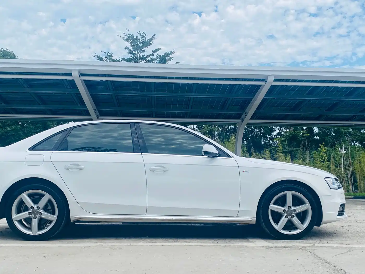 Фото 4 - Audi A4L