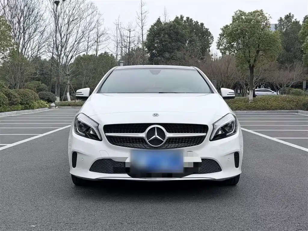 Mercedes-Benz A-Class (Import) 2017 Facelift A 200 Dynamic фото 21