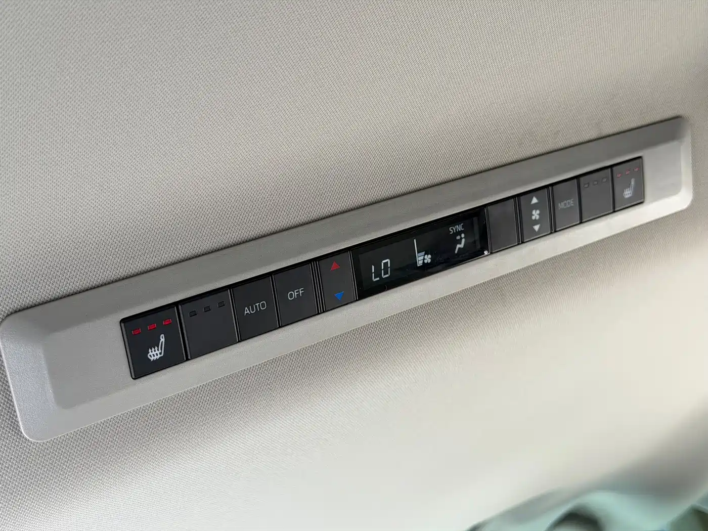 Toyota Sienna 2024 2.5L Hybrid Comfort Edition фото 13