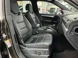 Photo 16 - Porsche Cayenne