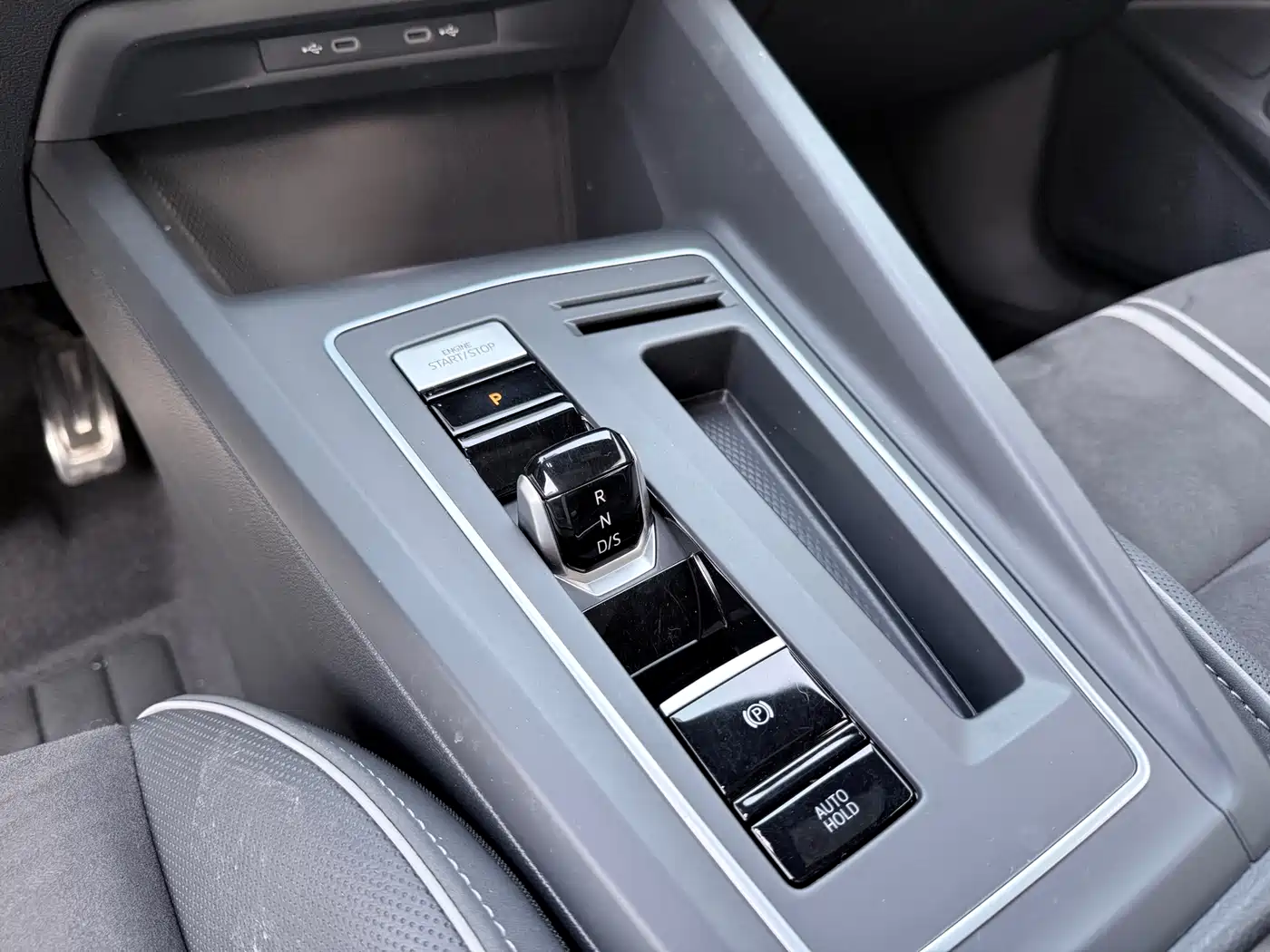 Volkswagen Golf 2023 Model 280TSI DSG R-Line фото 13