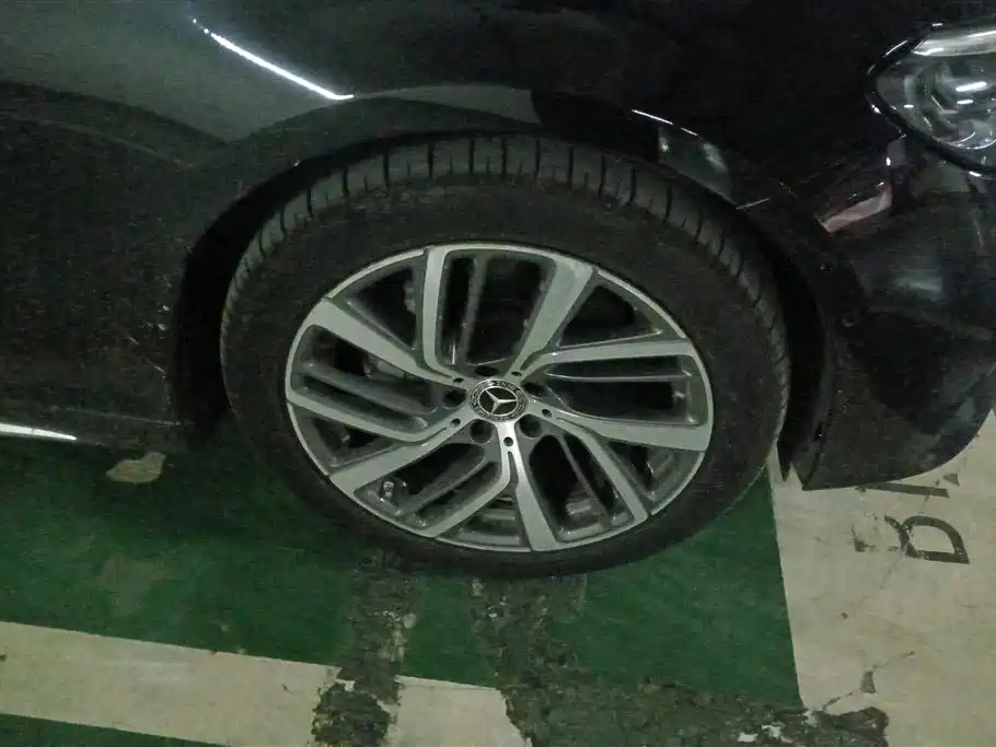 Mercedes-Benz E-Class 2024 E 300 L Fashion фото 6