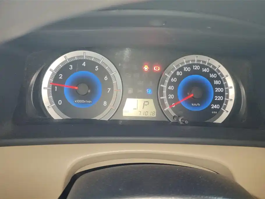 Toyota Corolla 2013 1.6L Automatic Luxury фото 14