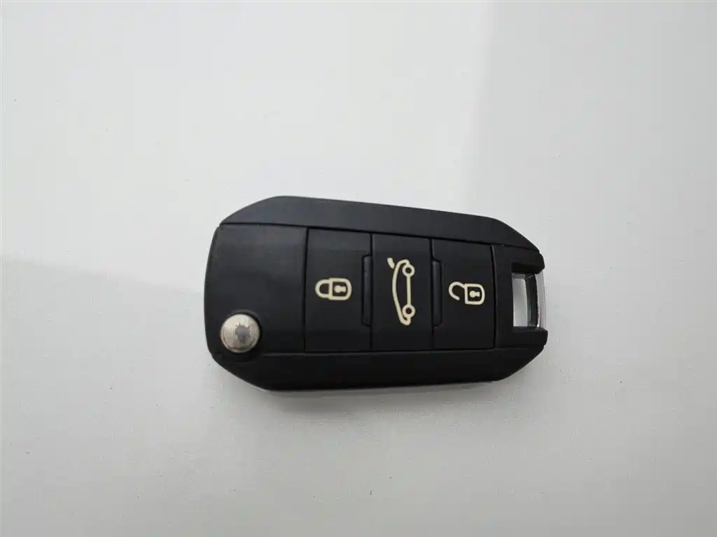 Peugeot 408 2018 Facelift 350THP Automatic Luxury фото 19