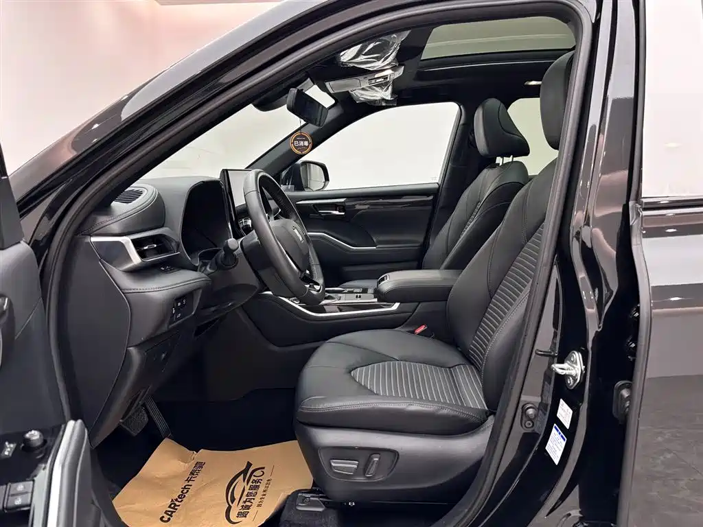 Toyota Crown Kluger 2021 2.5L HEV 4WD Premium фото 8