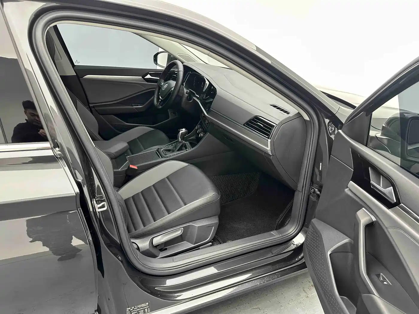 Volkswagen Sagitar 2022 280TSI DSG Surpassing Edition фото 7
