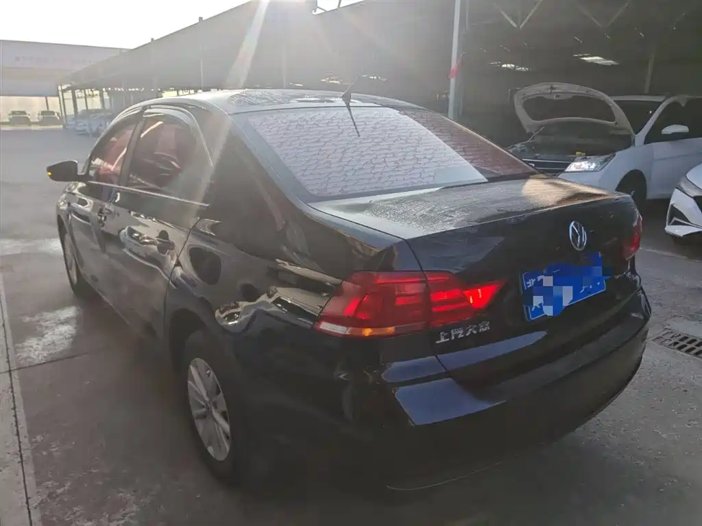Volkswagen Santana 2016 1.6L Manual Trend Edition фото 5