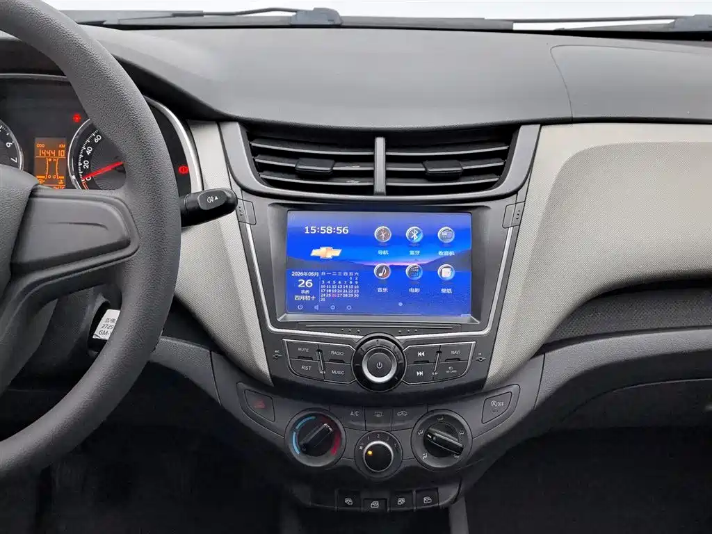 Chevrolet Sail 2015 Sail 3 1.5L Manual Ideal Sunroof Edition фото 12