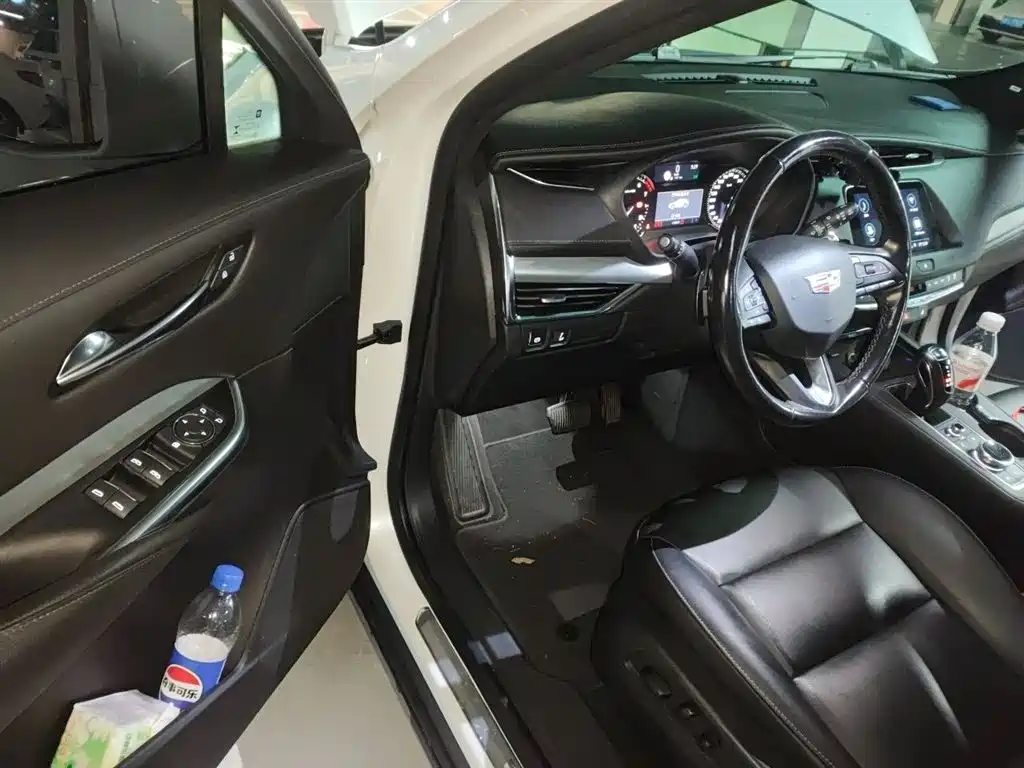 Cadillac XT4 2018 28T FWD Leading Edition фото 14