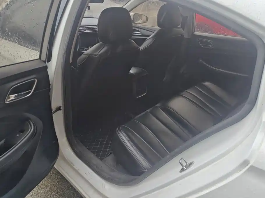 Photo 11 - Roewe i5