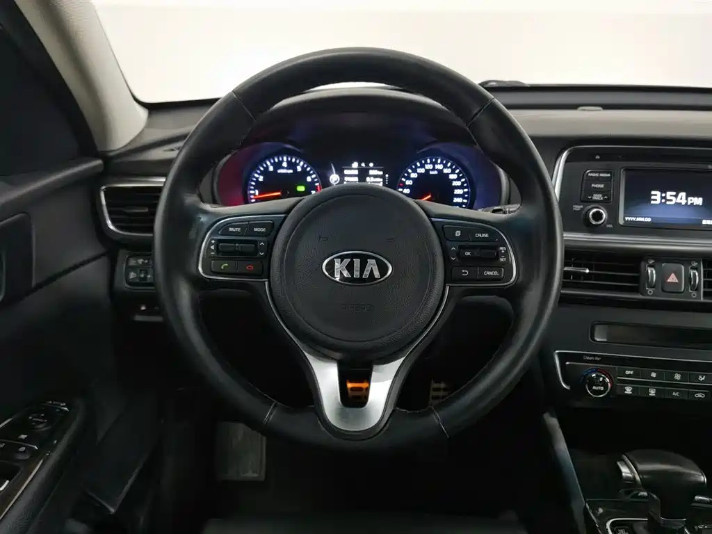 Kia K5 2016 2.0L Automatic LUX фото 11