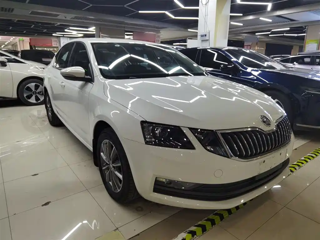 Škoda Octavia 2022 1.5L Automatic Comfort Edition фото 22