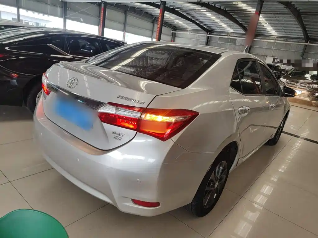 Photo 5 - Toyota Corolla