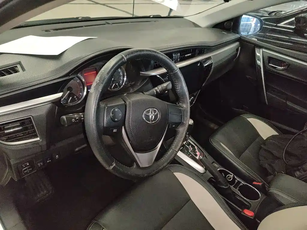 Photo 7 - Toyota Corolla