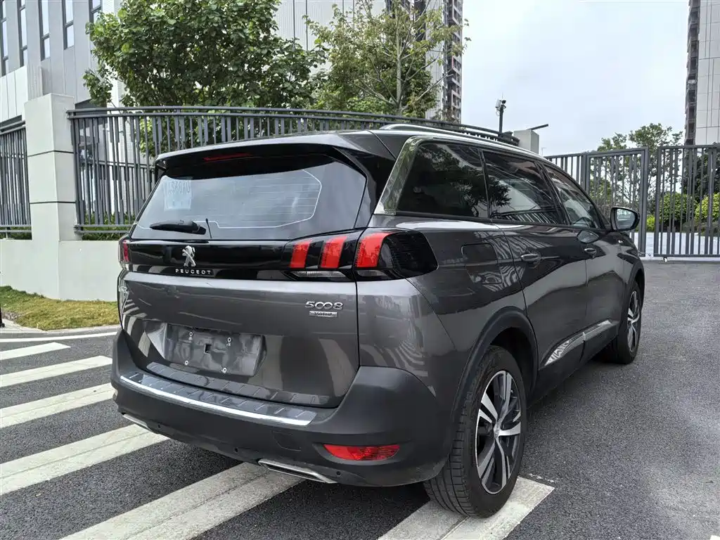 Peugeot 5008 2017 350THP 5-Seat Elite Edition фото 22