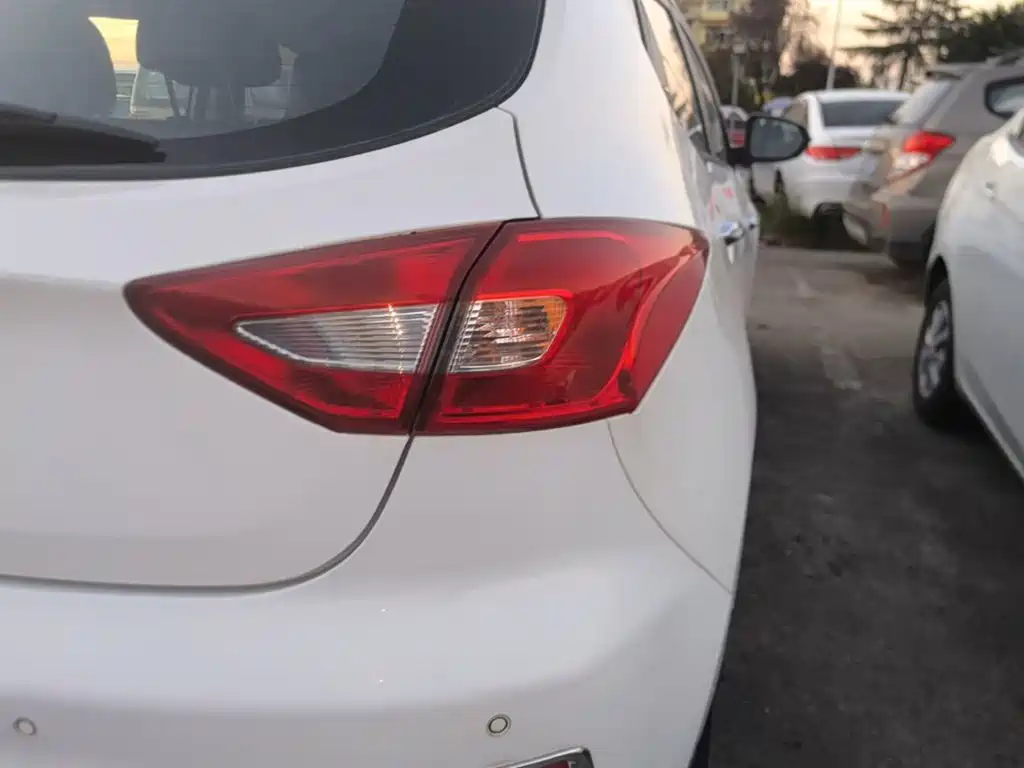 JAC Motors Refine S2 2015 2015 1.5L Manual Luxury Smart