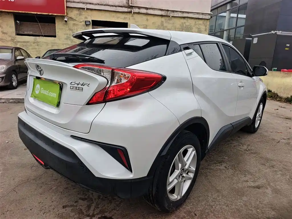 Toyota C-HR 2021 2.0L Comfort Edition фото 5
