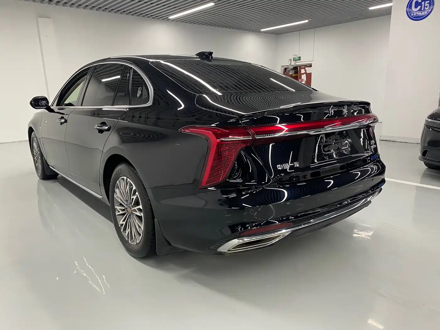 Hongqi H5 2024 1.5T DCT Smart Connect Flag Rhythm Edition фото 7