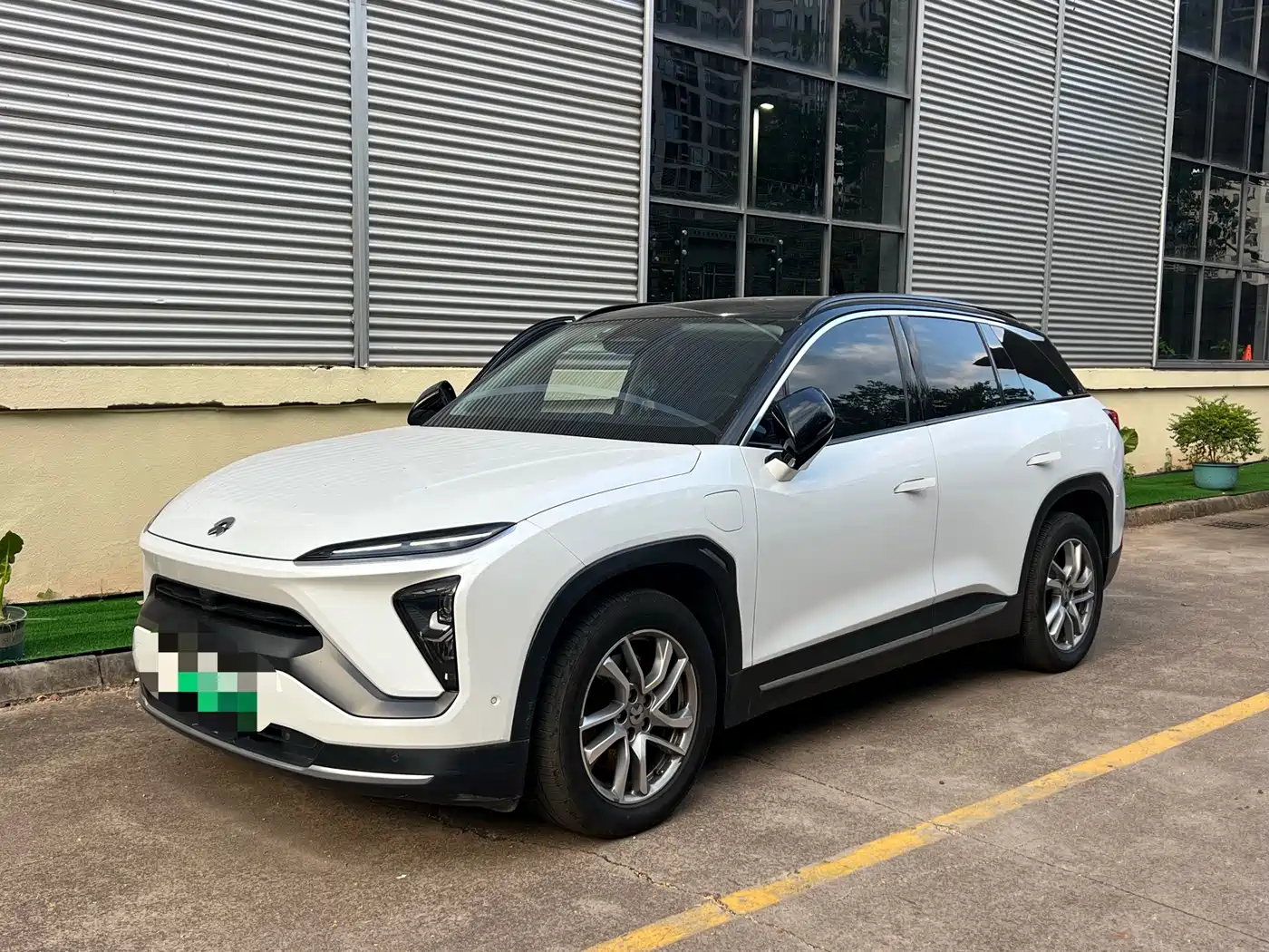 Фото 1 - NIO ES6