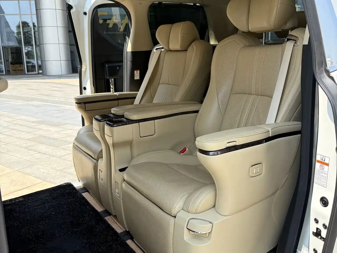 Toyota Alphard 2018 Facelift 3.5L Premium Edition фото 7