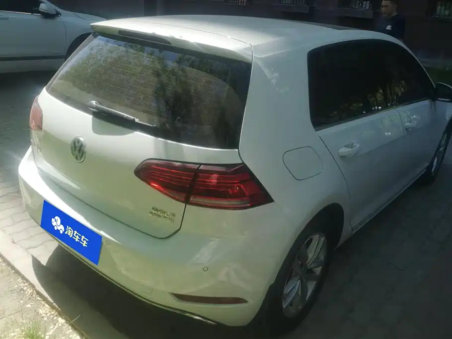 Volkswagen Golf 2018 230TSI Manual Comfort фото 3