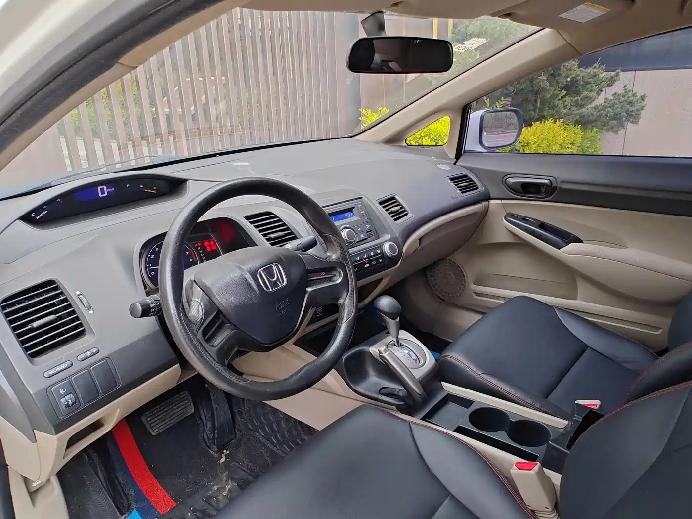 CIIMO CIIMO 2016 2015 1.8L Automatic Comfort Edition