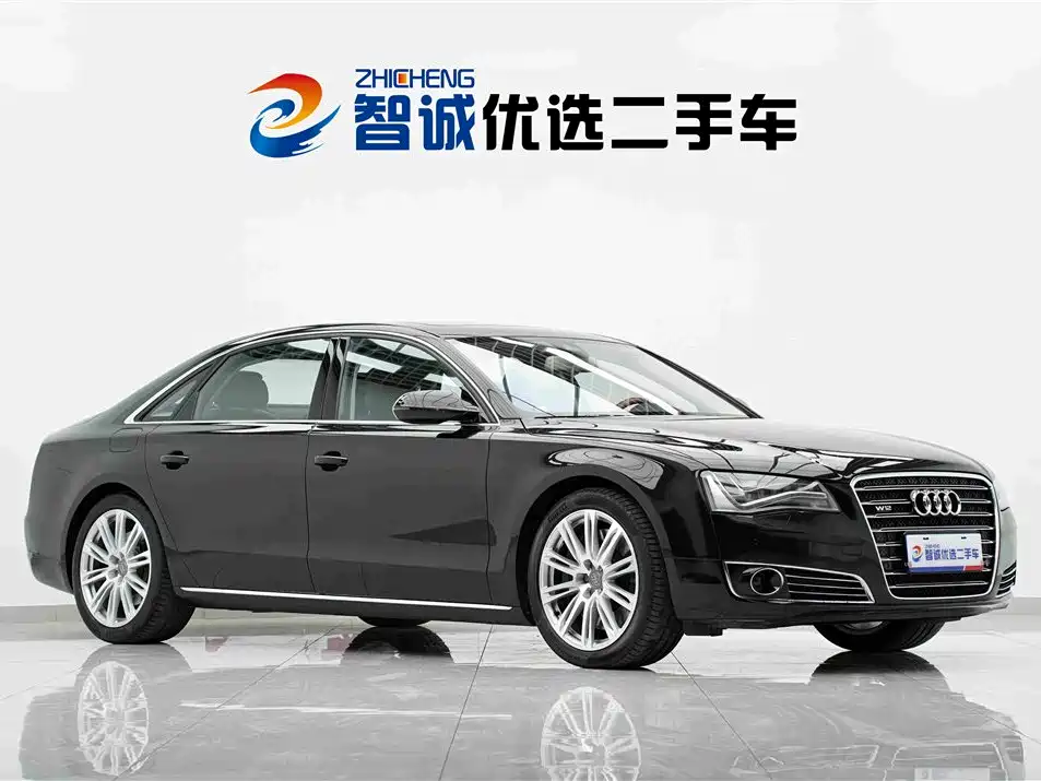 Фото 3 - Audi A8