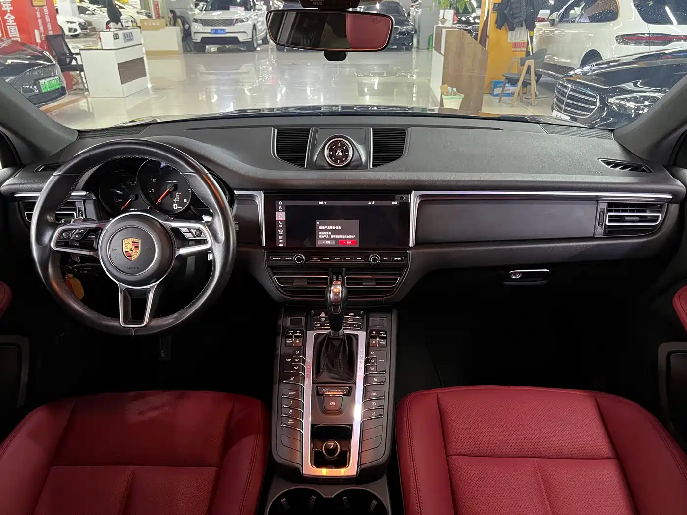 Porsche Macan 2018 Macan 2.0T фото 5