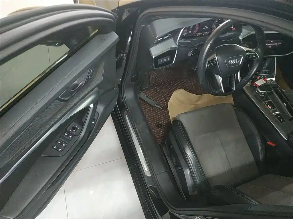 Audi A6L 2019 40 TFSI Luxury Dynamic фото 9