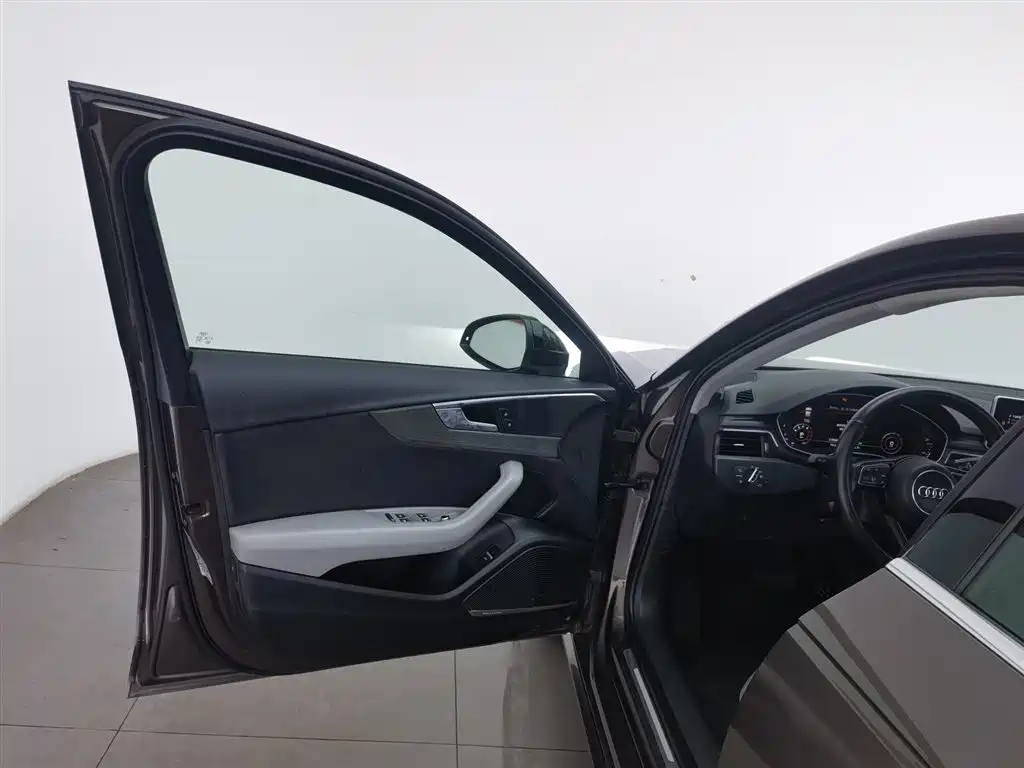 Audi A4L 2017 40 TFSI Style Edition фото 8