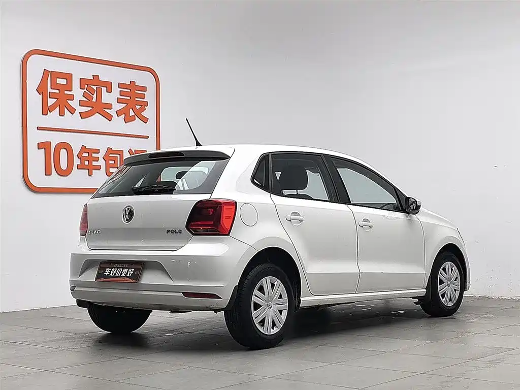 Volkswagen Polo 2016 1.4L Automatic Trend фото 2