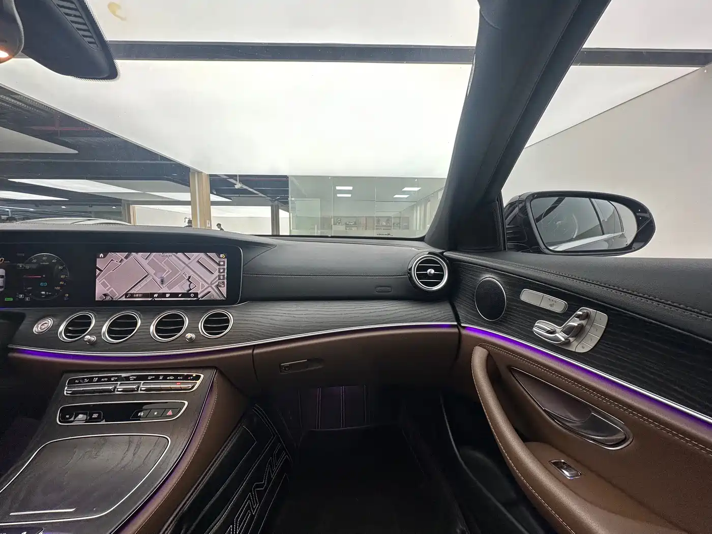Mercedes-Benz E-Class New Energy 2022 E 350 e L Plug-in Hybrid Sedan фото 20