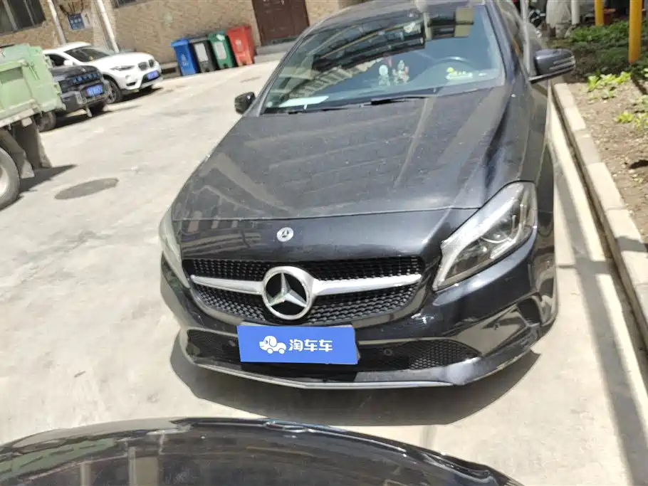 Mercedes-Benz A-Class (Import) 2017 A 200 Dynamic Edition фото 2