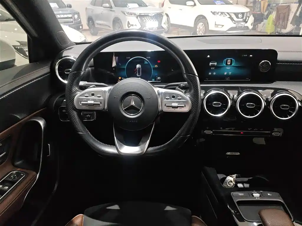 Mercedes-Benz A-Class 2019 A 180 L Sport Sedan фото 11