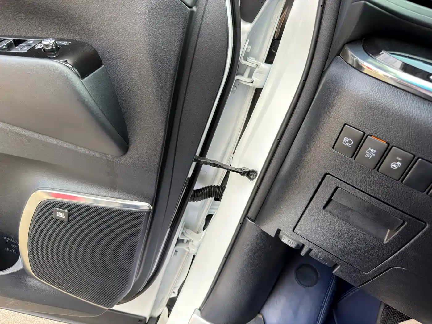 Toyota Vellfire 2023 2023 Crown Hybrid 2.5L HV Luxury