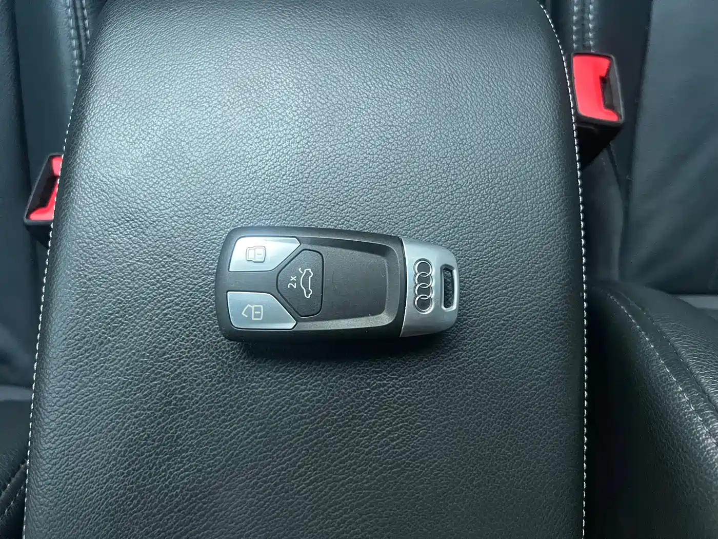 Audi Q5L 2020 Facelift 40 TFSI Honor Fashion фото 26