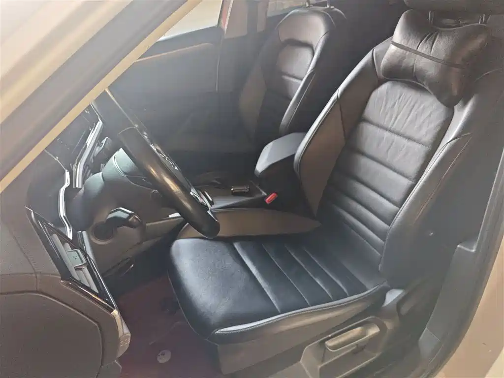 Volkswagen Sagitar 2021 280TSI DSG Surpassing Edition фото 15