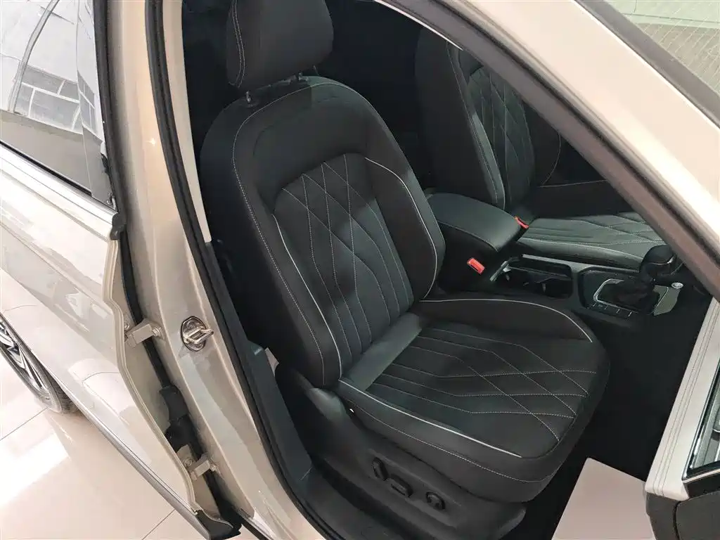 Volkswagen Tiguan L 2023 330TSI Auto 2WD Smart Edition фото 20