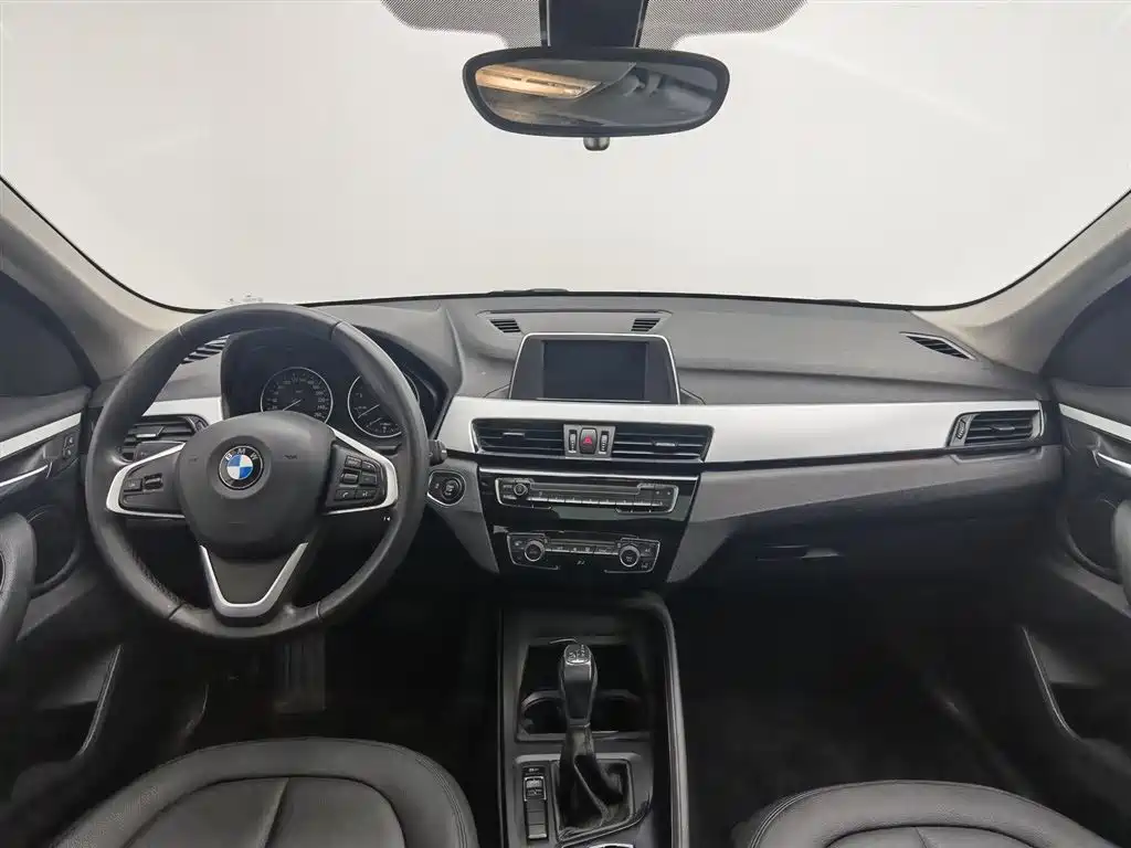 BMW X1 2018 sDrive18Li Fashion Model фото 5