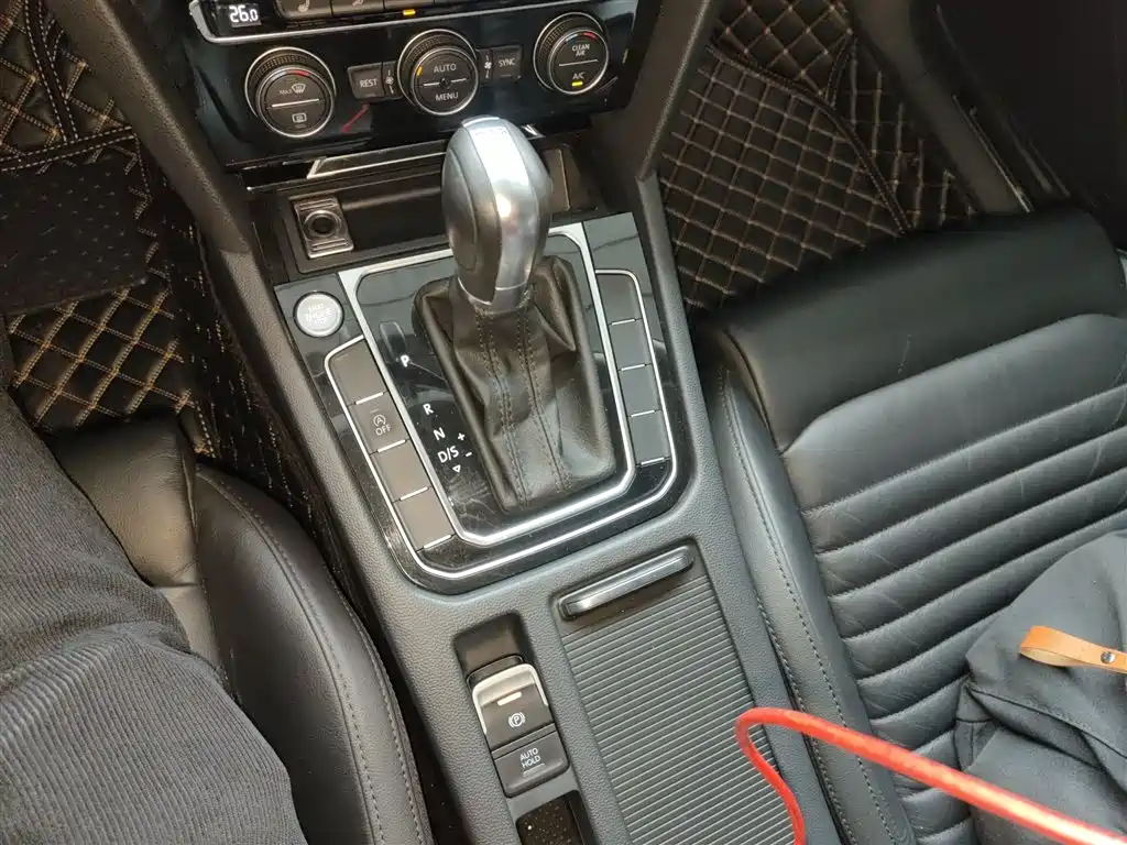 Volkswagen Magotan 2019 330TSI DSG Luxury Class China VI фото 14