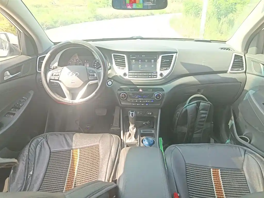 Hyundai Tucson 2015 1.6T Dual Clutch 2WD Smart фото 10