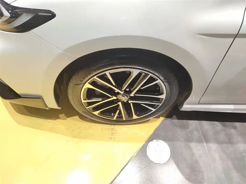 Toyota Camry 2026 Hybrid 2.0HSE Sport Lite Edition фото 23