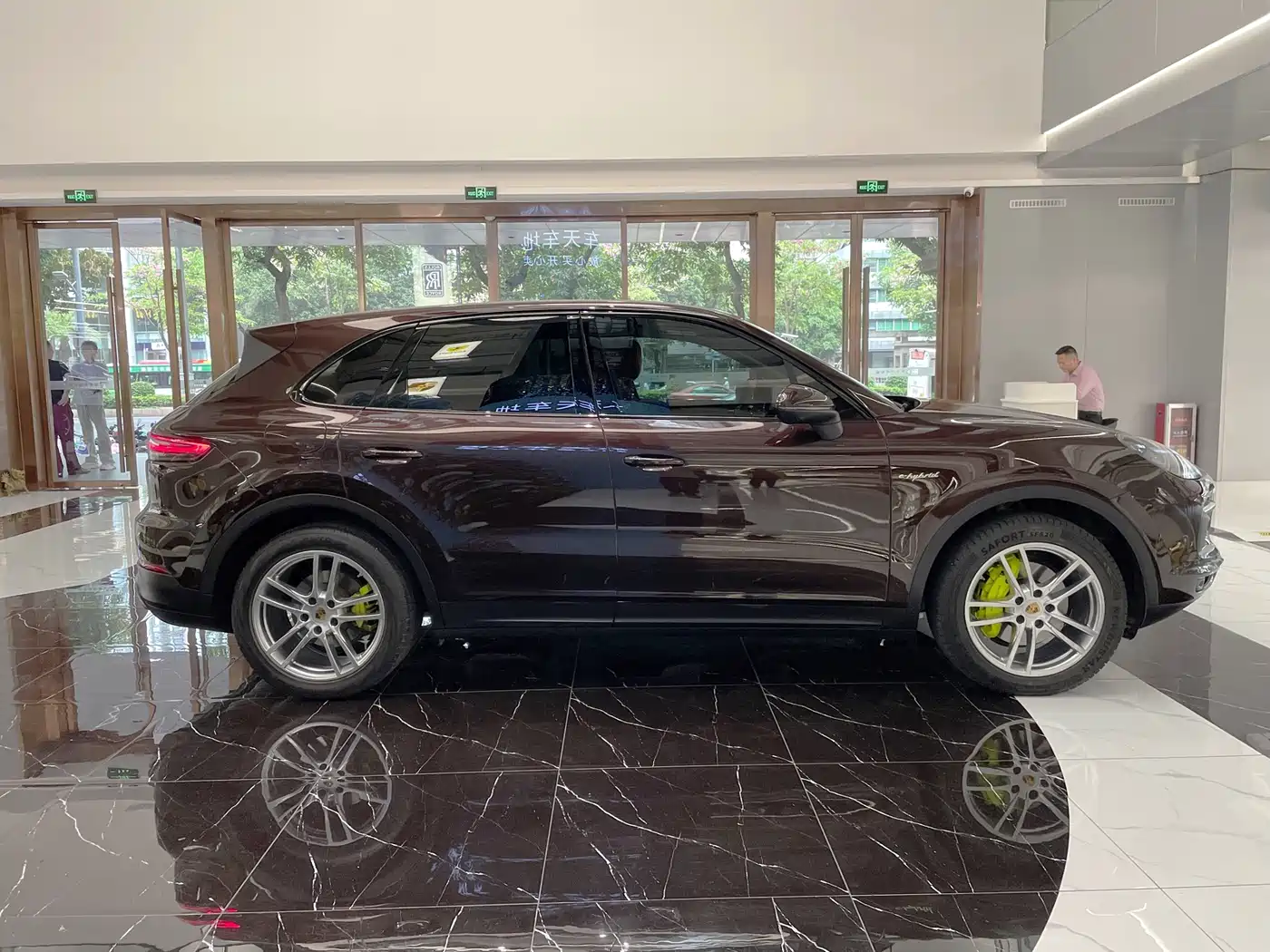 Porsche Cayenne New Energy 2021 Cayenne E-Hybrid 2.0T фото 5