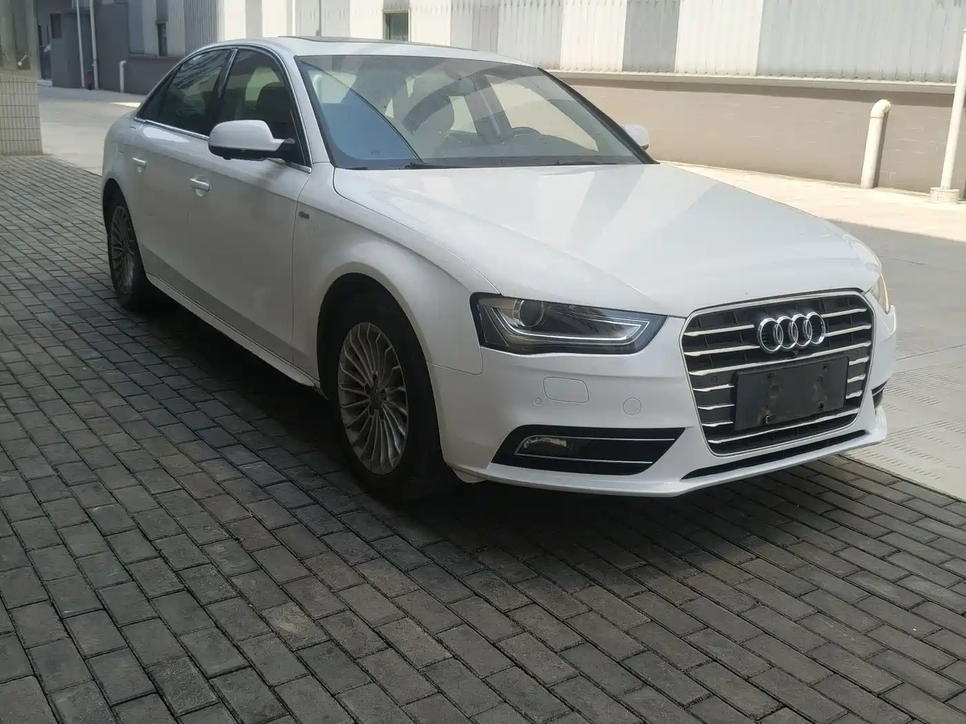 Audi A4L 2015 35 TFSI Auto Comfort фото 3