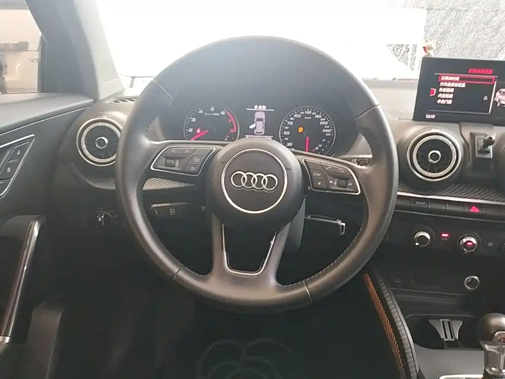 Фото 11 - Audi Q2L
