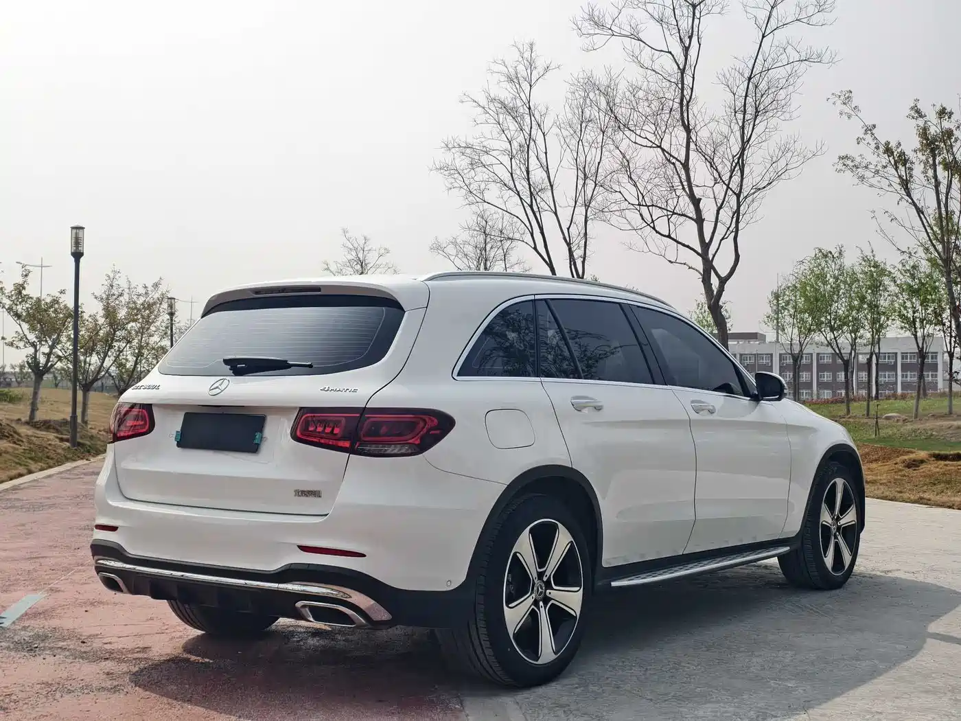 MERCEDES-BENZ GLC