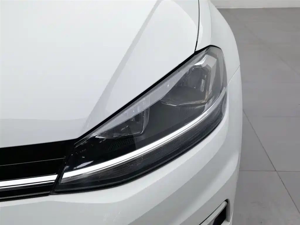 Volkswagen Golf 2020 200TSI DSG Comfort Progressive Edition фото 7